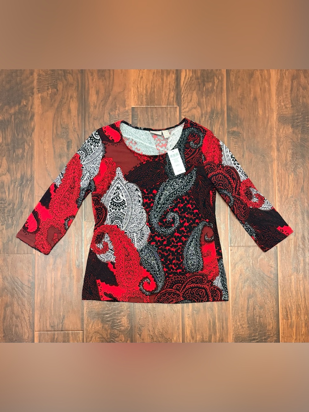Chico’s Sophisticated Paisley Smooth Scoop Top Size 1 NWT Red Black
